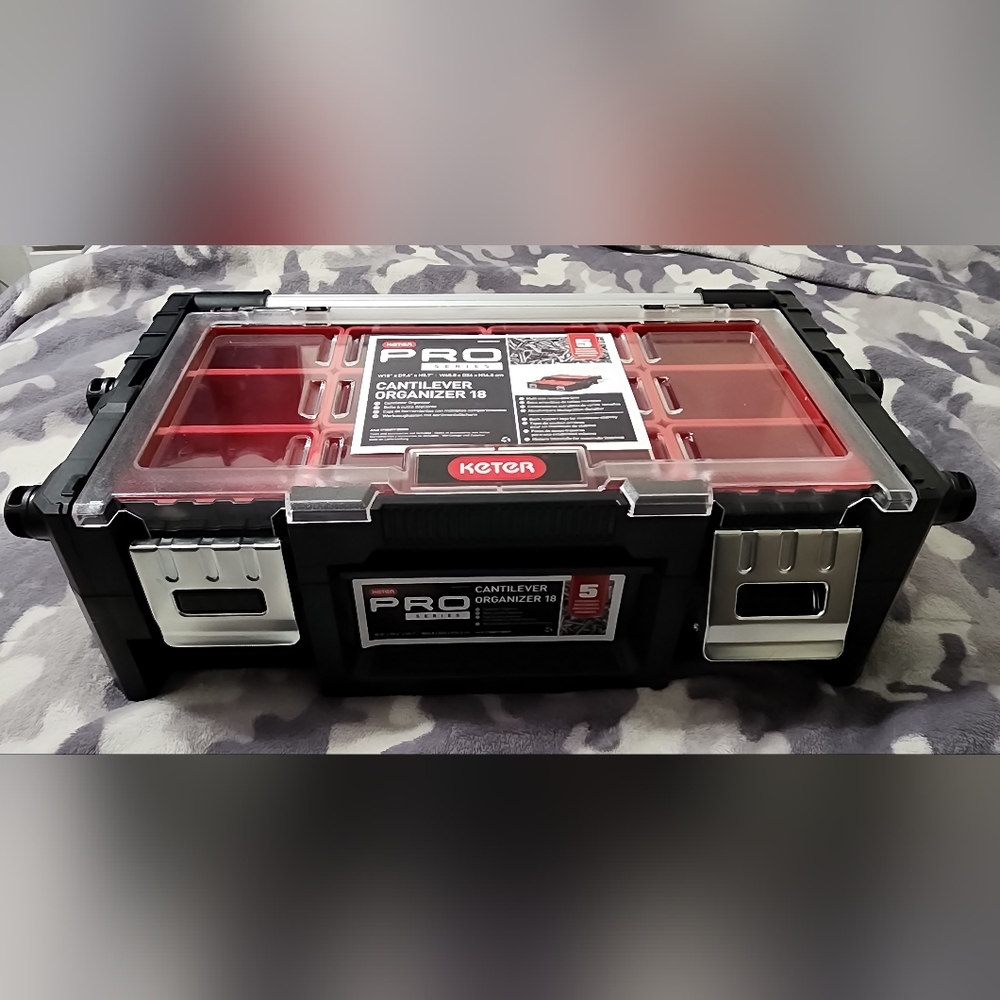 Keter® 18" Pro Series Cantilever Tool Box